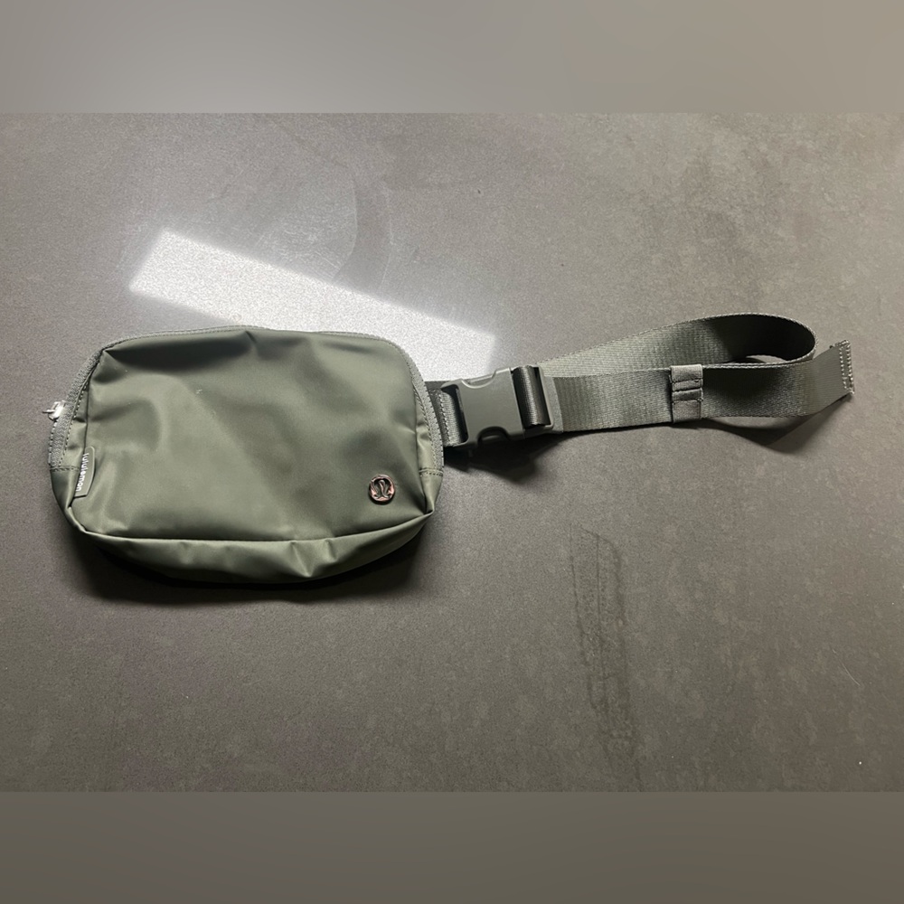 Lululemon Everywhere Belt Bag 1L